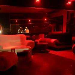 Discothèque et Club SAPHIR Club Bar à Hotesses - 1 - Visite Des Salons Du Saphir Club Bar A Champagne & Hotesse - 